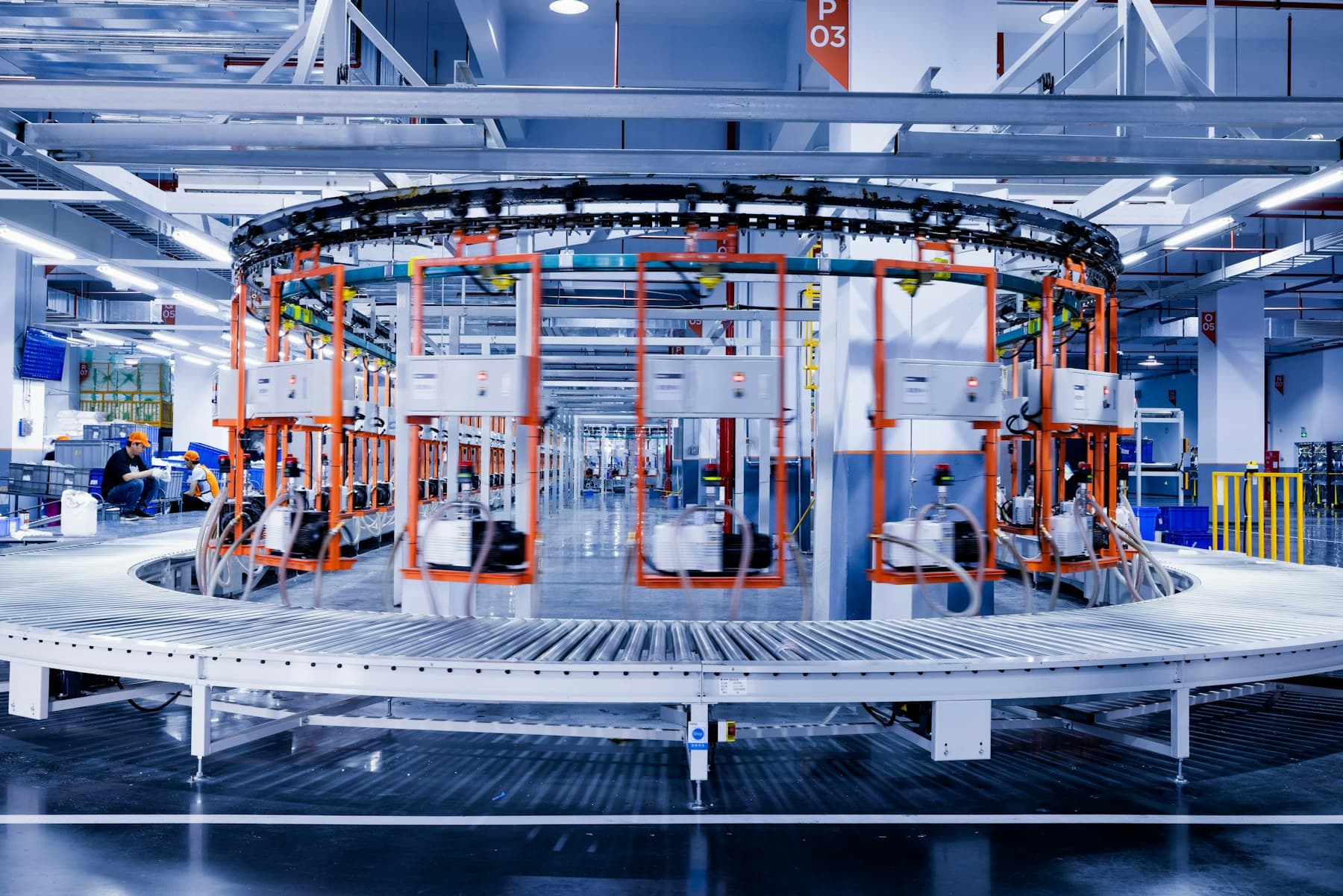 Línea de producción industrial en operación